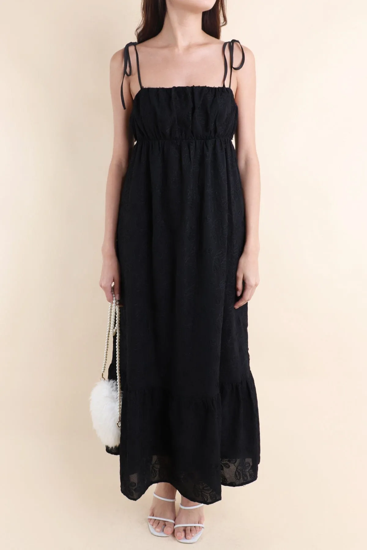 AMOUR TEXTURED MAXI DRESS IN BLACK