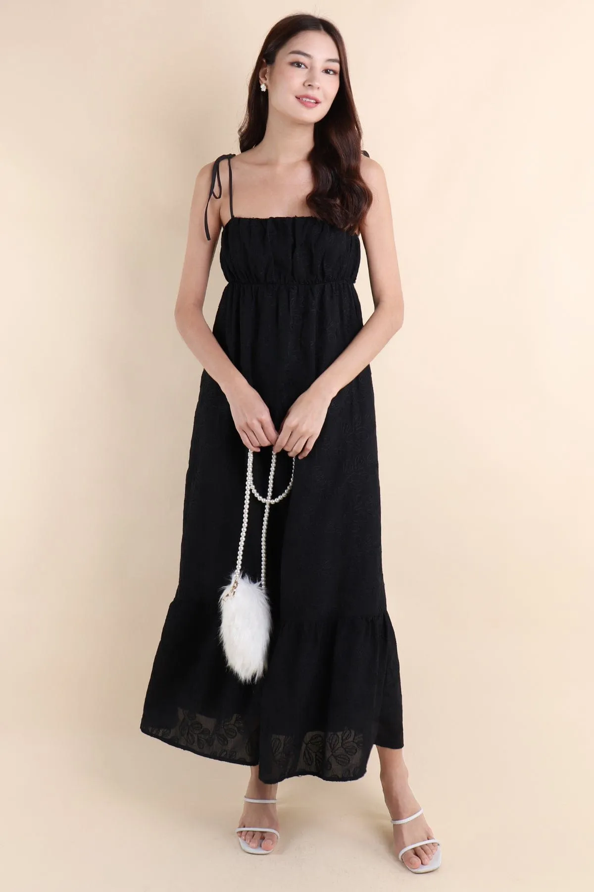 AMOUR TEXTURED MAXI DRESS IN BLACK