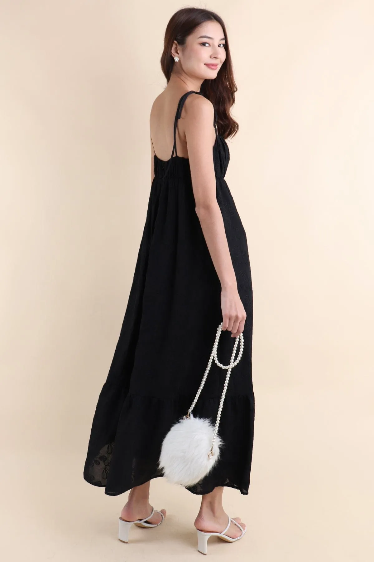 AMOUR TEXTURED MAXI DRESS IN BLACK