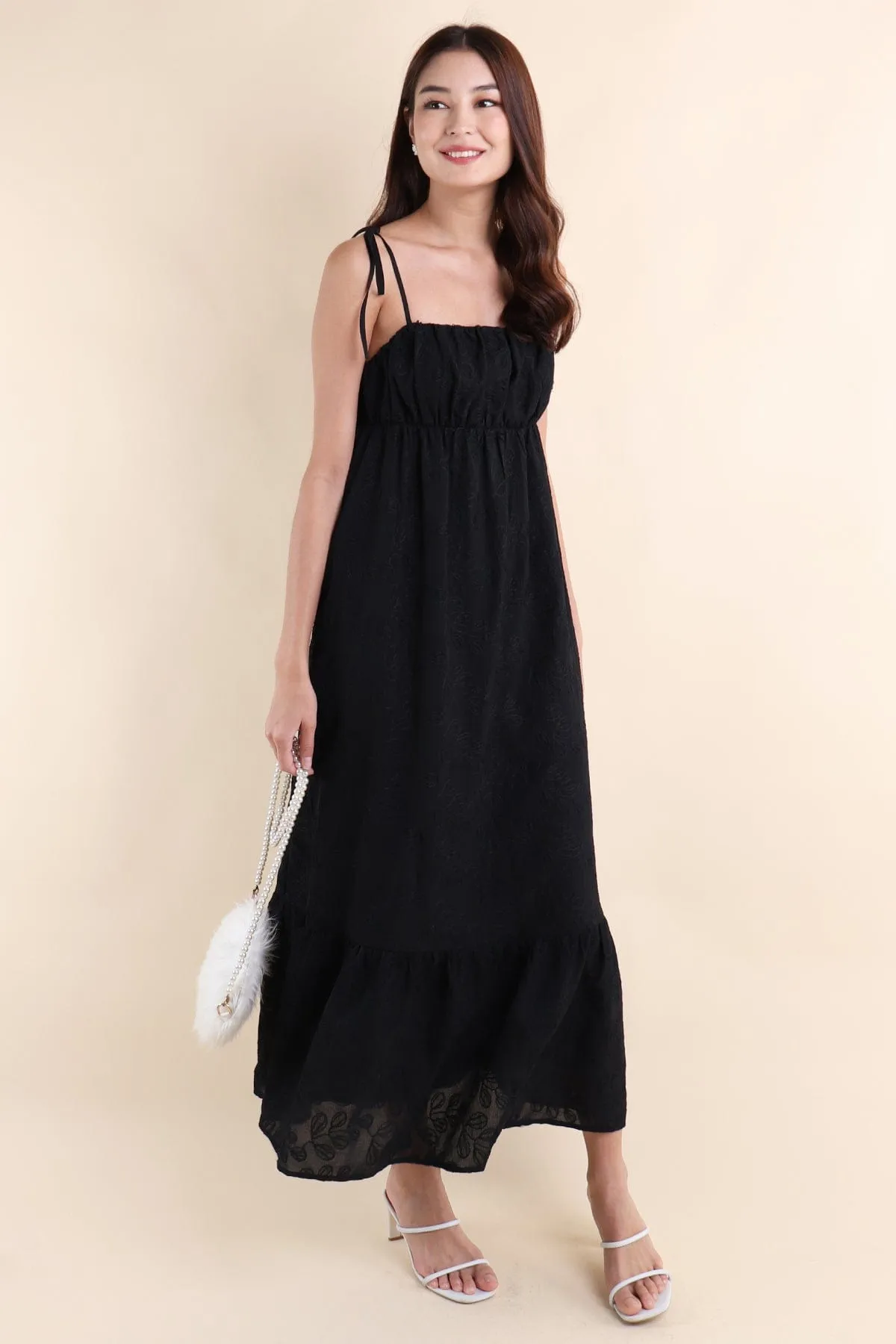 AMOUR TEXTURED MAXI DRESS IN BLACK