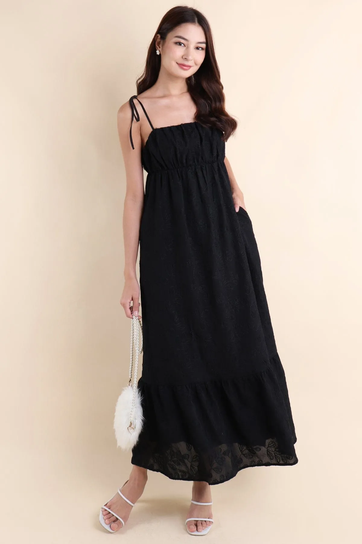 AMOUR TEXTURED MAXI DRESS IN BLACK