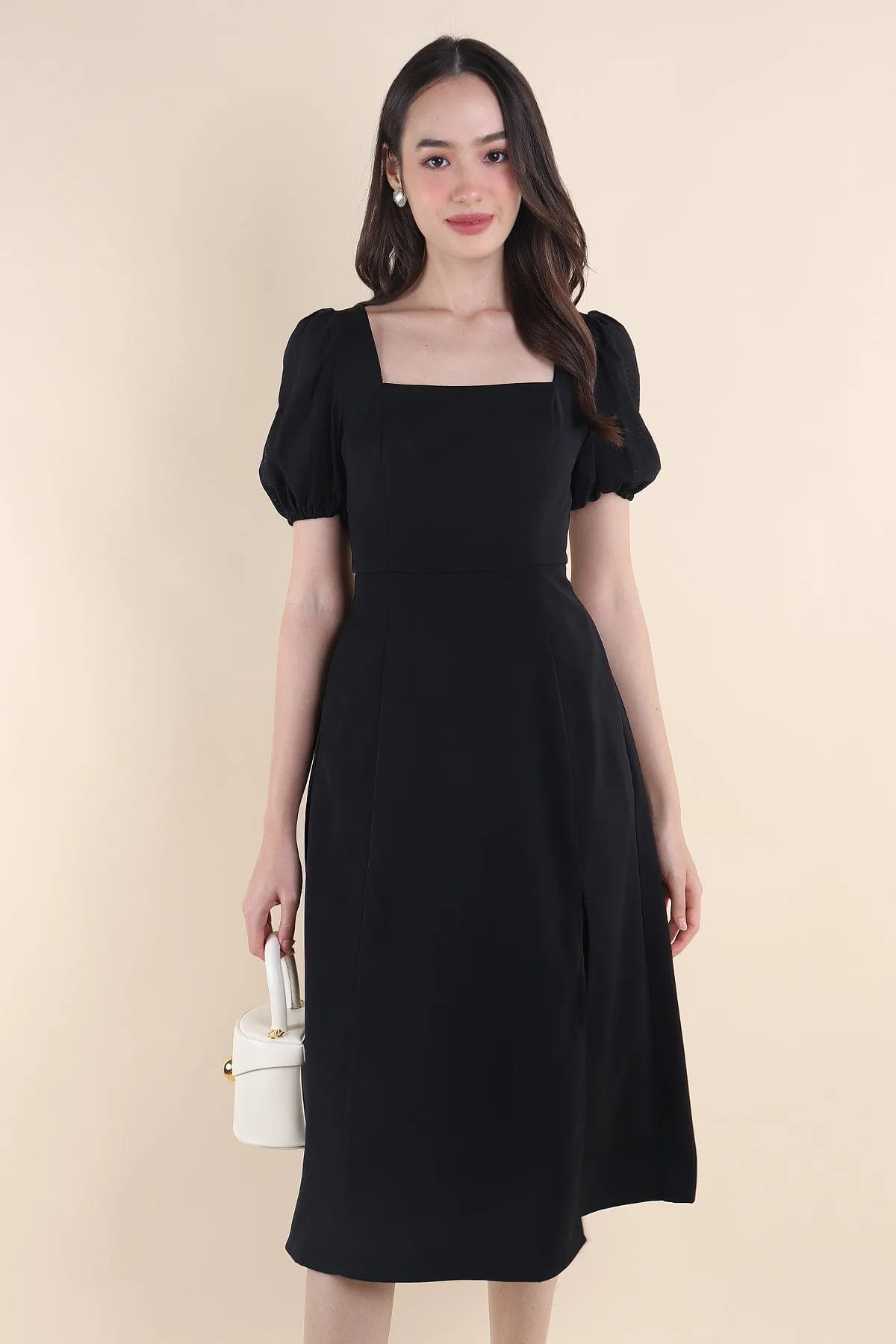 JANELYN SLEEVE MIDI DRESS IN BLACK