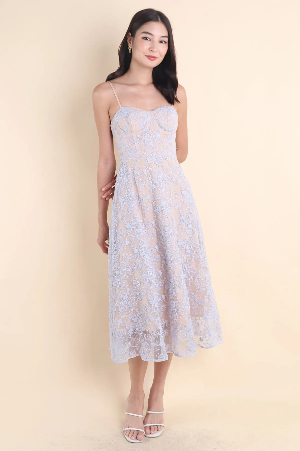 LAVIN LACE EMBOSSED MAXI IN BLUE