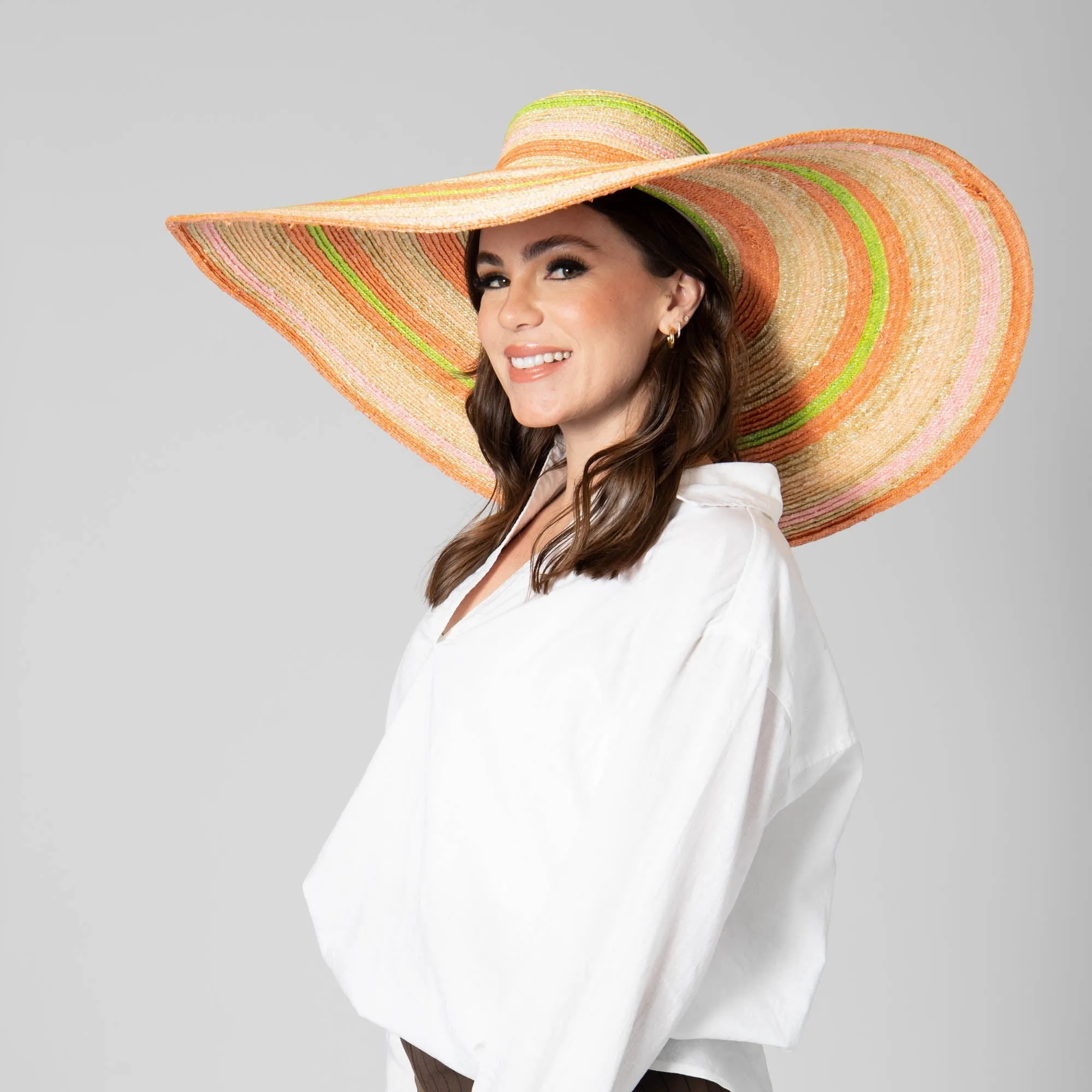 On Multi Holiday - Wheat Straw Stripe Wide Brim Sun Hat