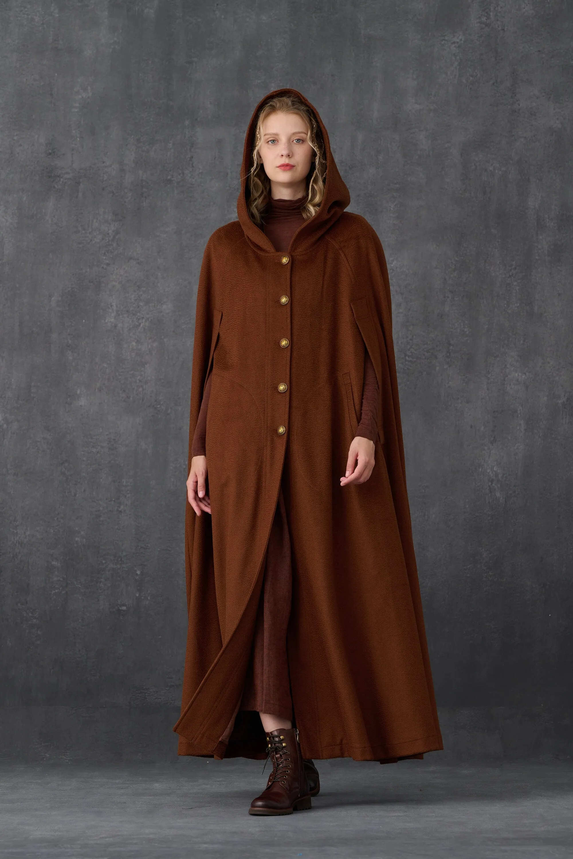 Parini 33 | Maxi Hooded wool cloak coat