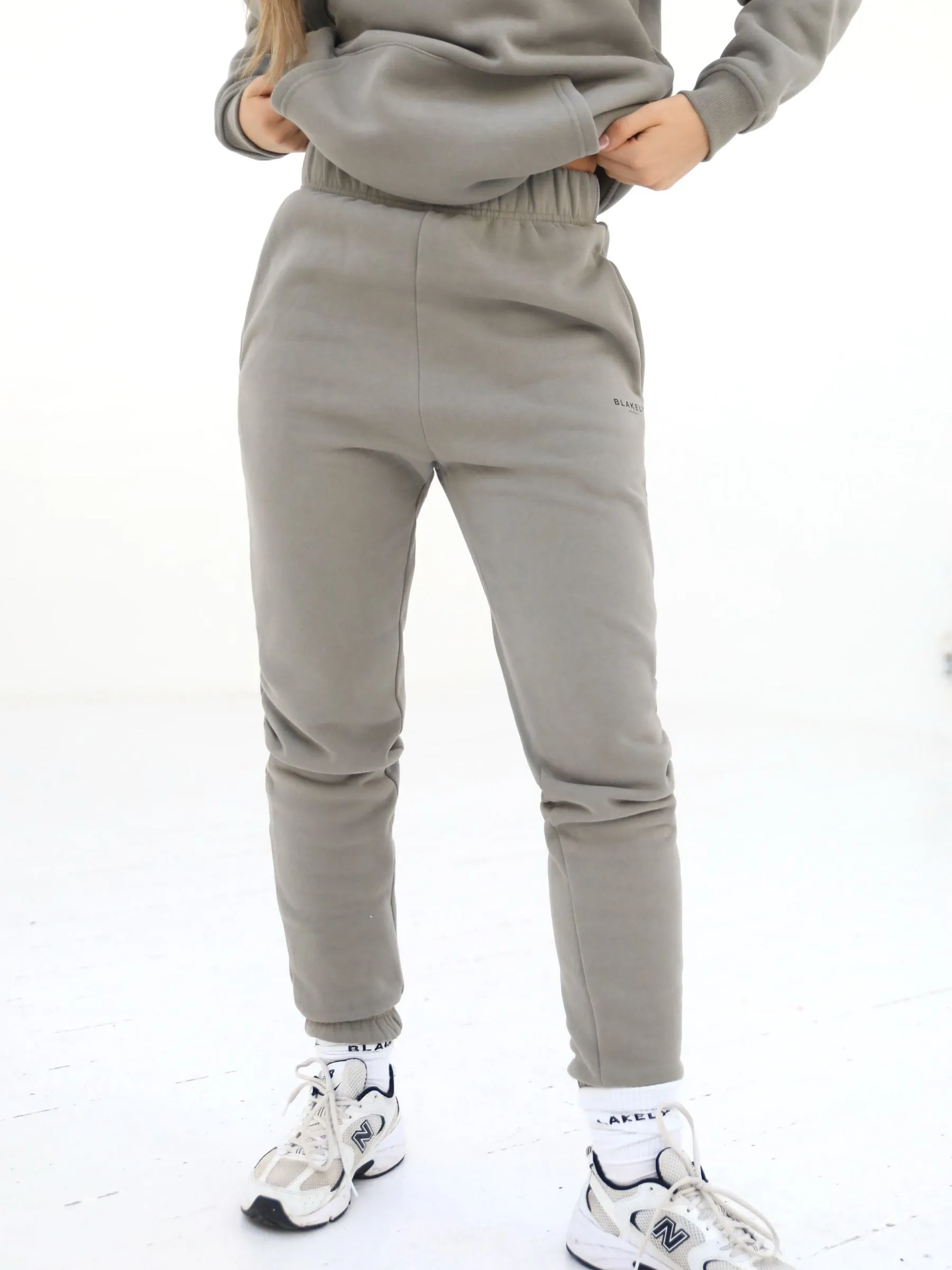 Reseau Sweatpants - Stone Grey