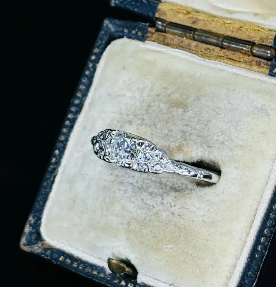 Vintage 1950s Platinum Diamond Ring