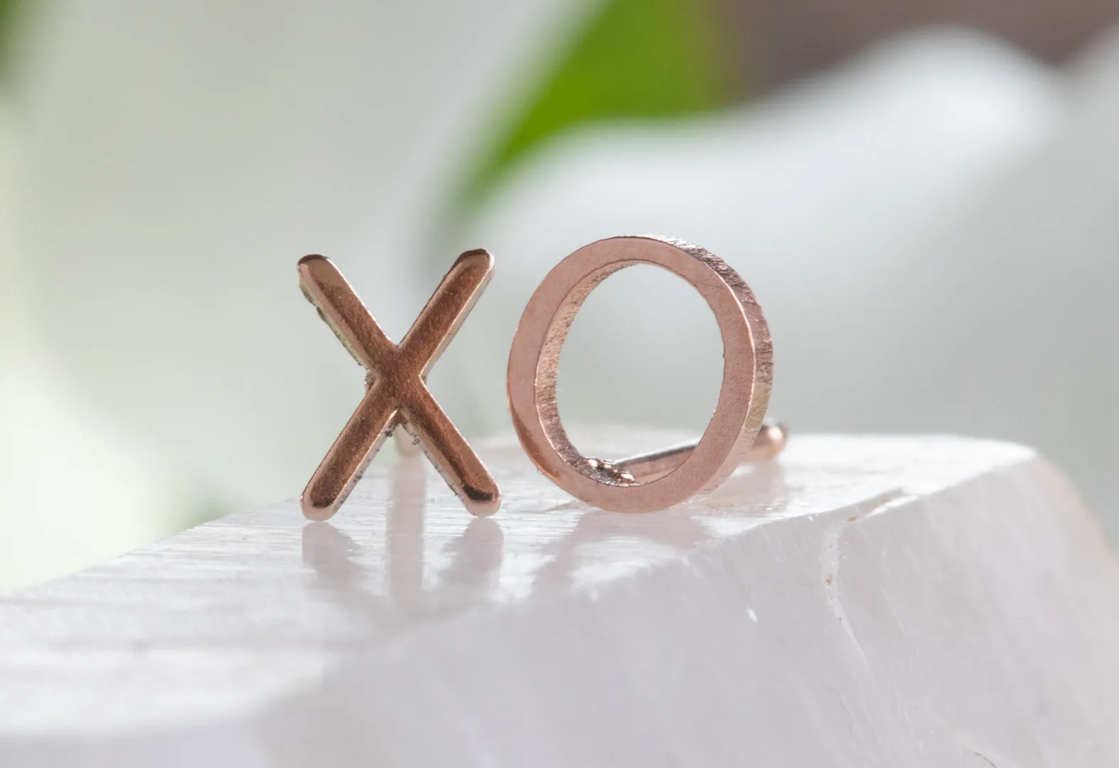 XO' Stud Earrings