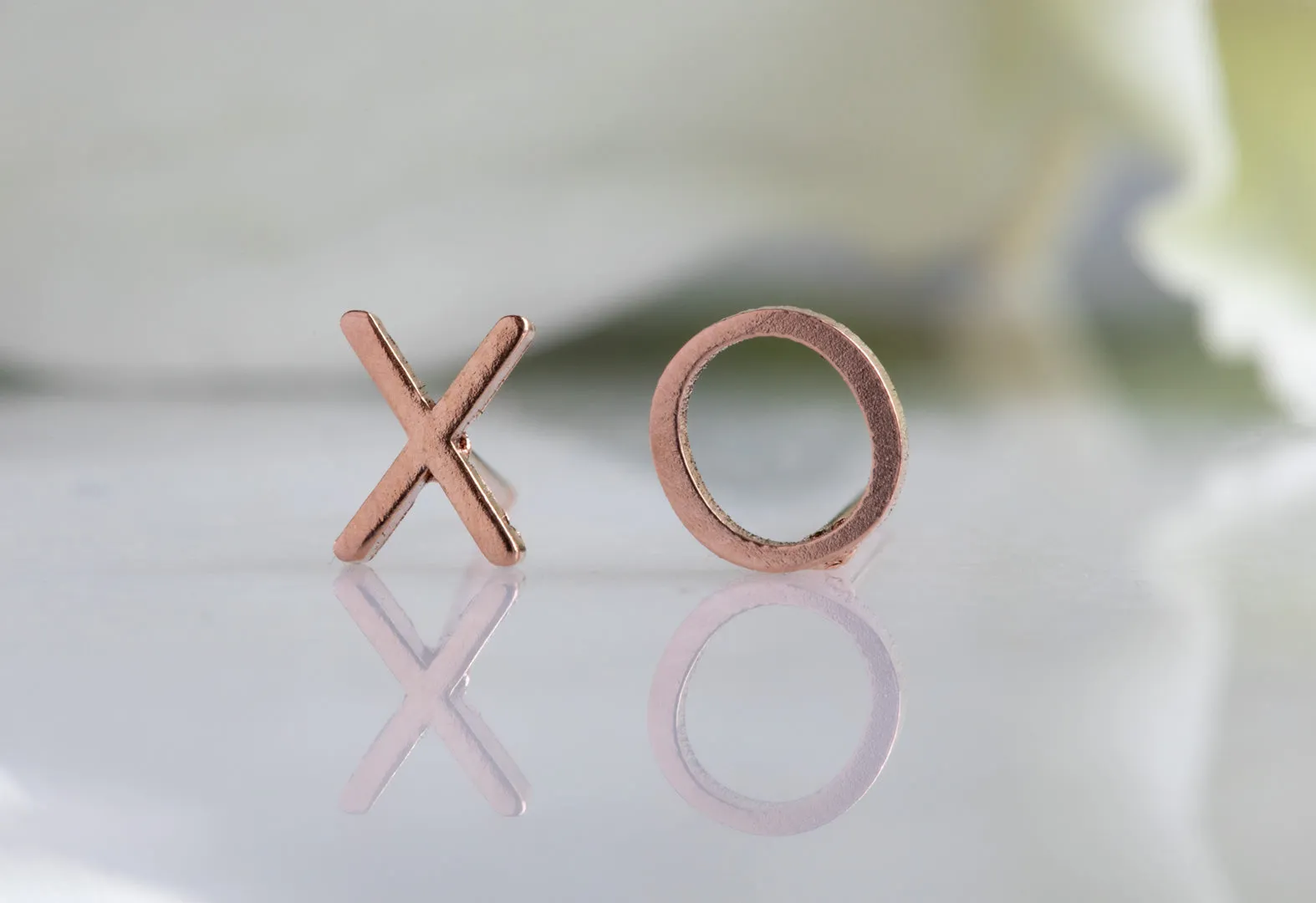 XO' Stud Earrings